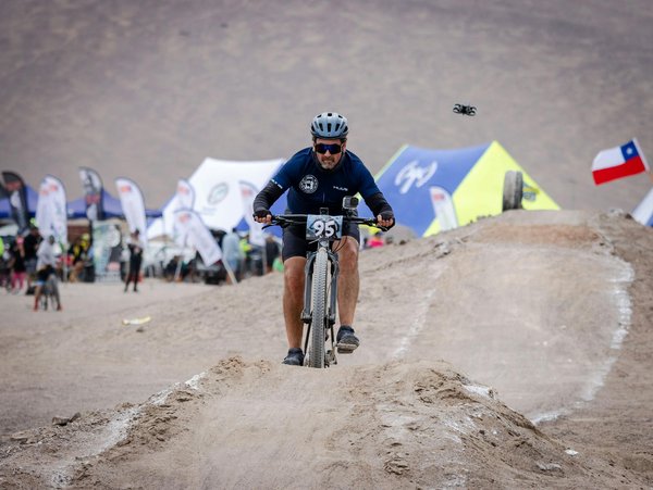 How do UK combat sports events contribute to tourism?